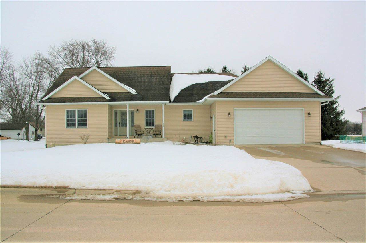 135 Winsor Ridge Drive - Photo 1