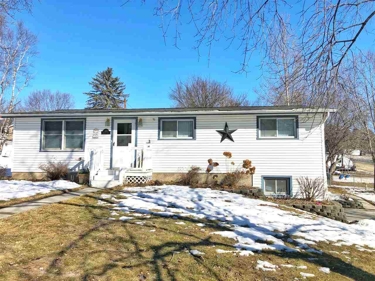 400 Sunrise Boulevard - Photo 1