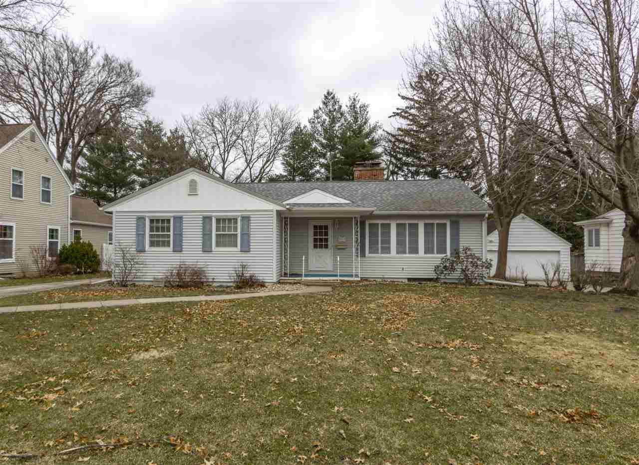 375 Sheridan Road - Photo 1