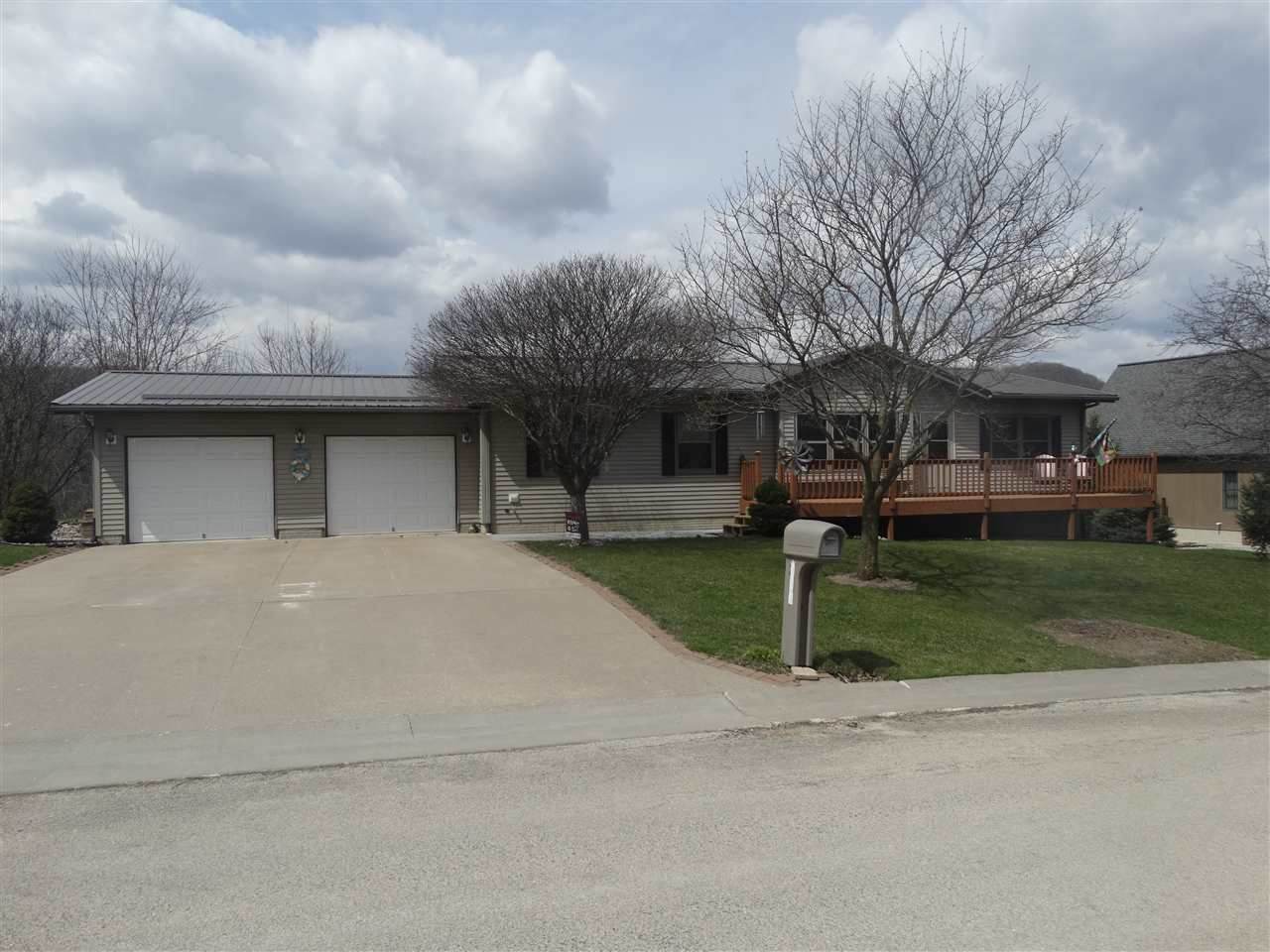 285 Hickory Lane - Photo 1