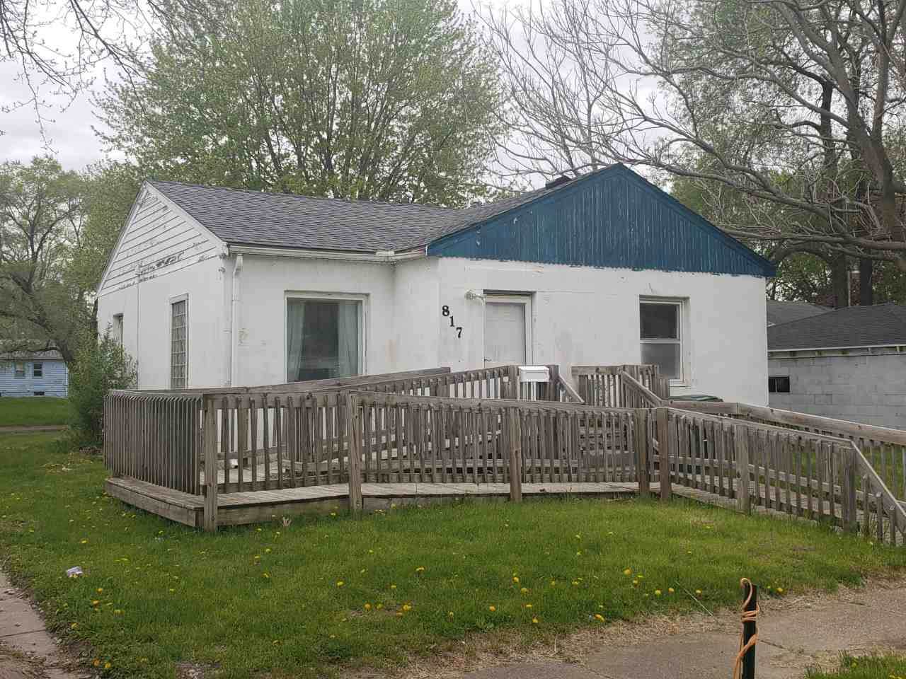 817 Beech Street - Photo 1