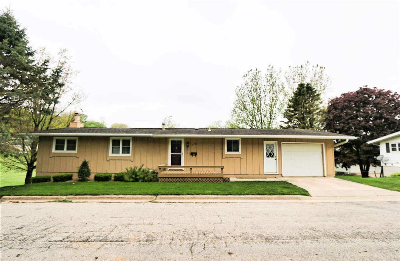 111 Hillside Street - Photo 1 111 Hillside Street - Photo 1
