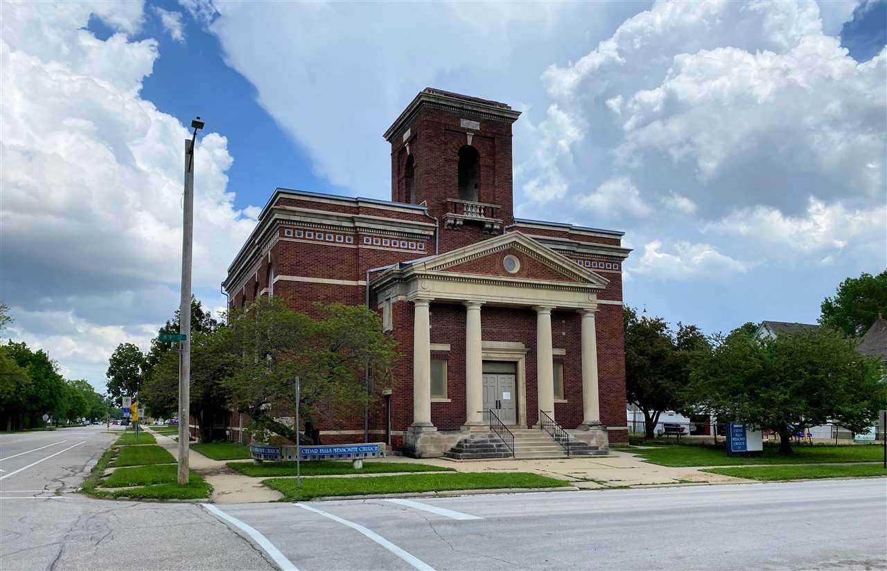 215 9 Street - Photo 1