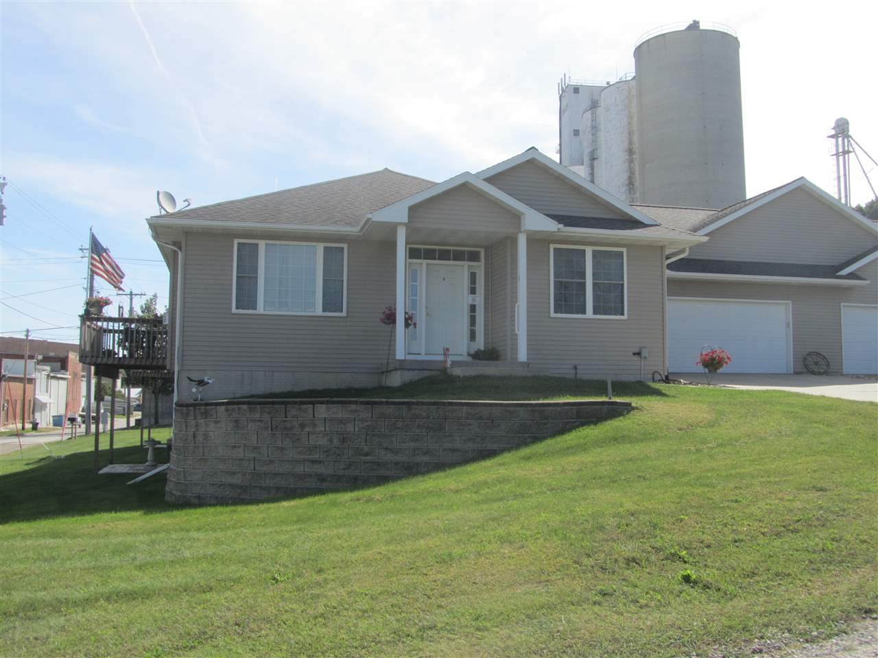 206 Walnut Street - Photo 1