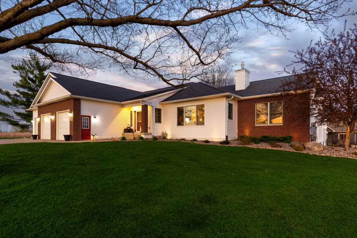 4525 William Drive - Photo 1