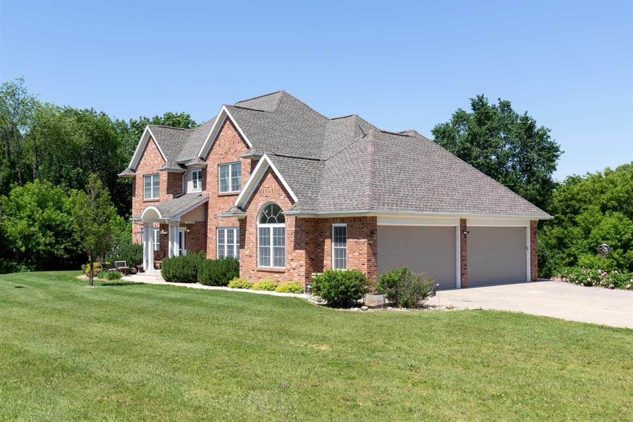 122 Lakeview Drive - Photo 1