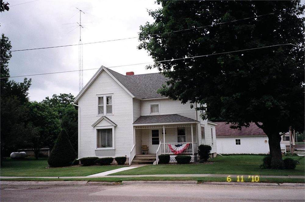 311 Center Street - Photo 1