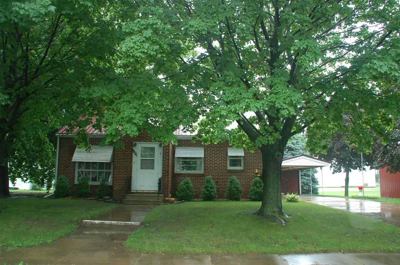 105 1st St N - Photo 1