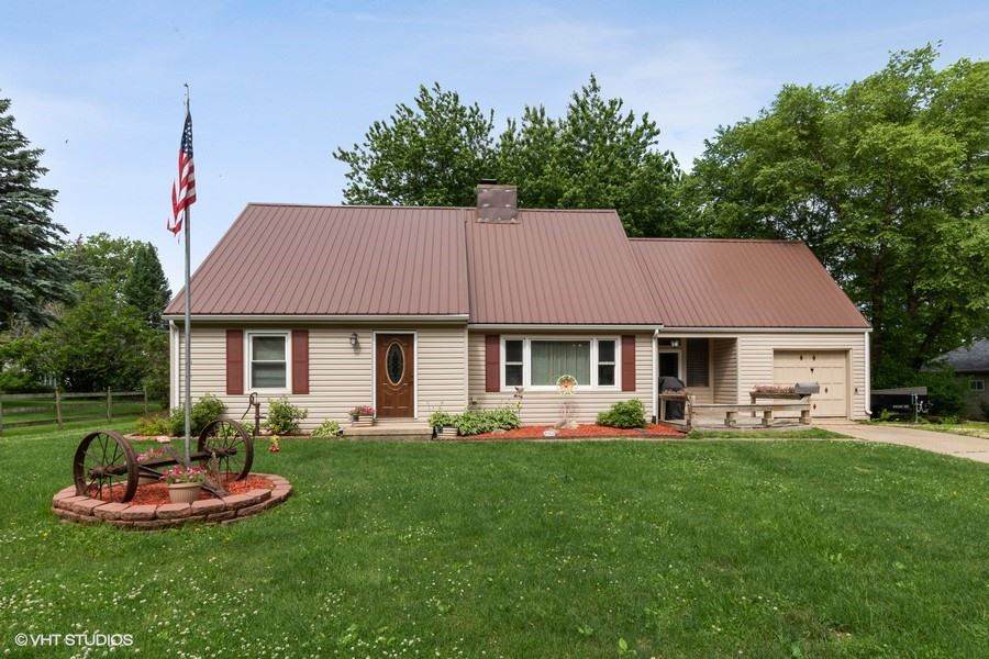 108 Hillside Drive - Photo 1