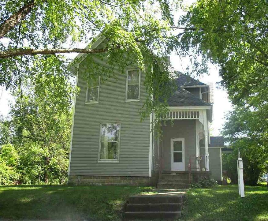 526 8th Street - Photo 1