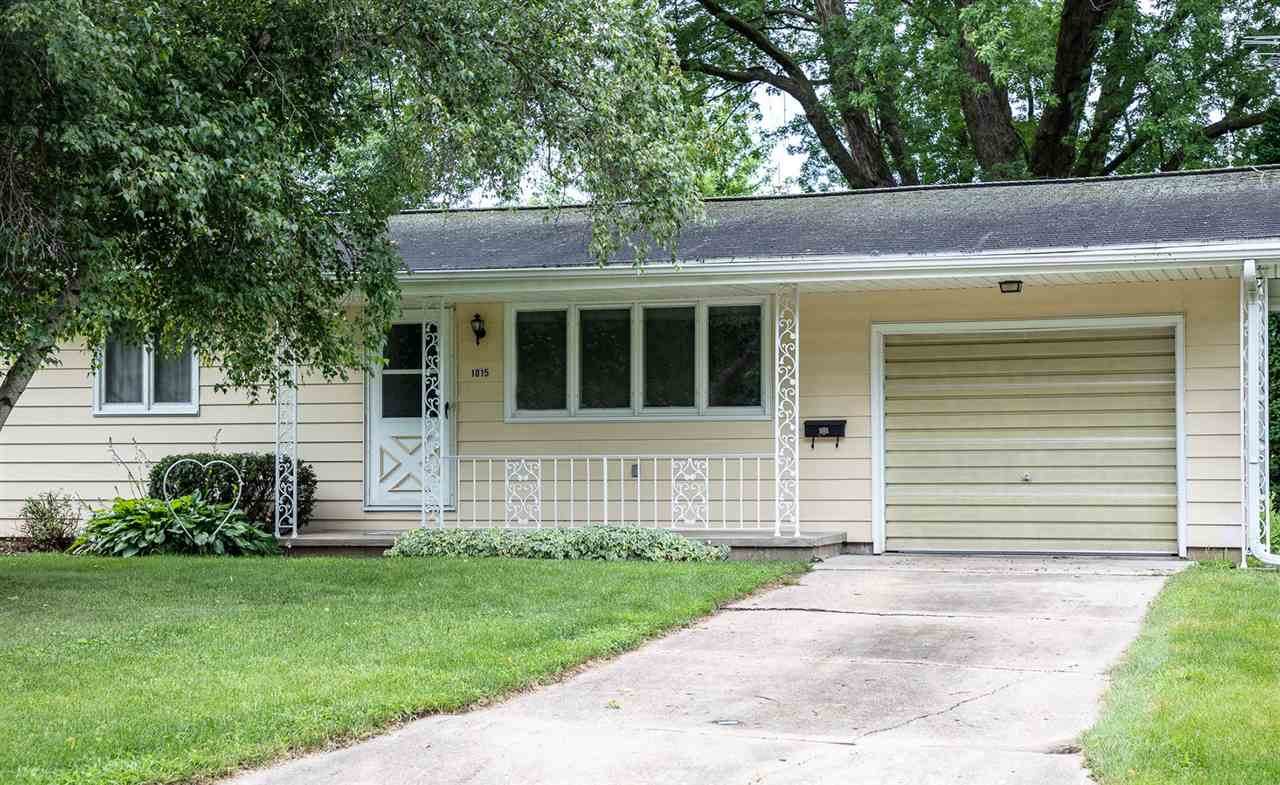 1015 Greenfield Ave. - Photo 1
