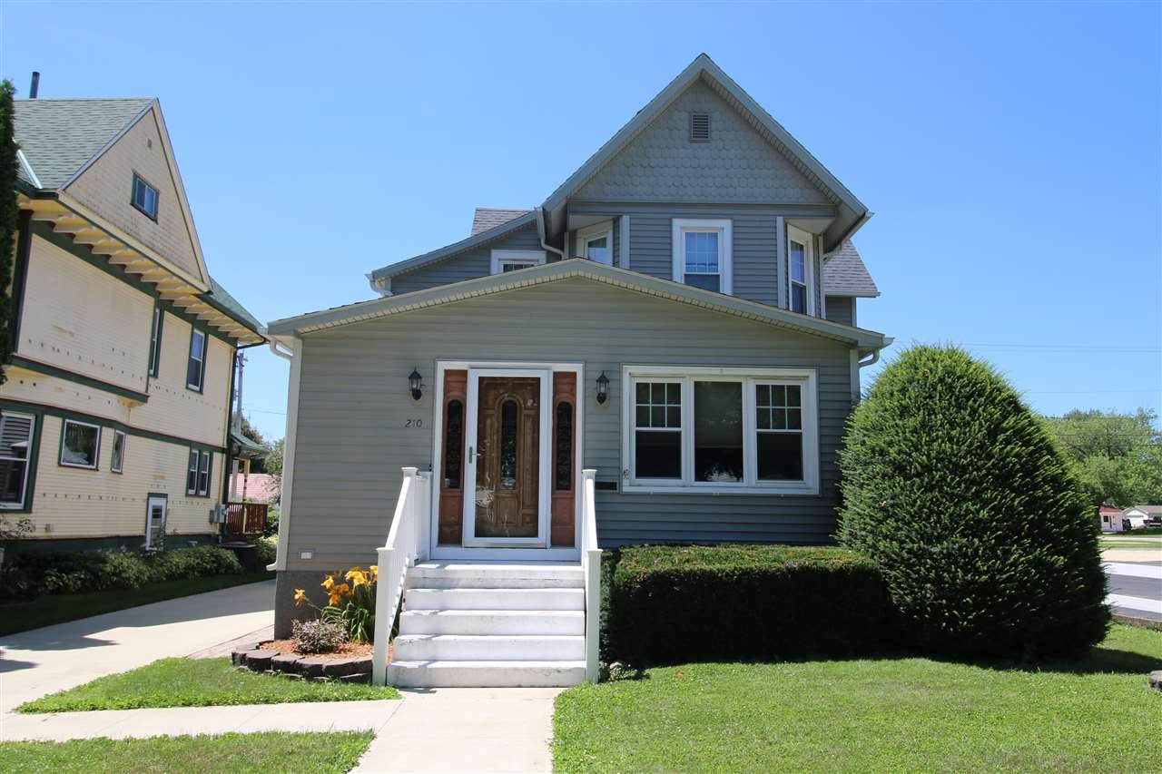 210 1st Ave Ne - Photo 1