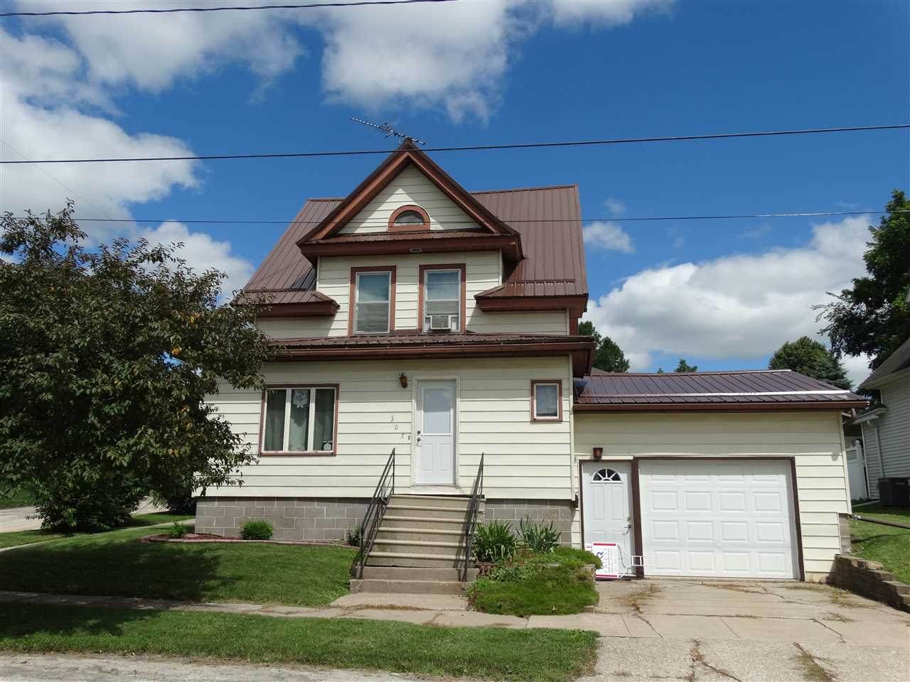 307 1st St. Ne - Photo 1