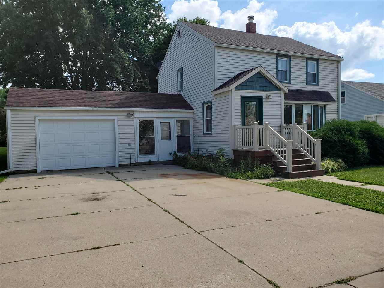 419 4th Avenue West - Photo 1
