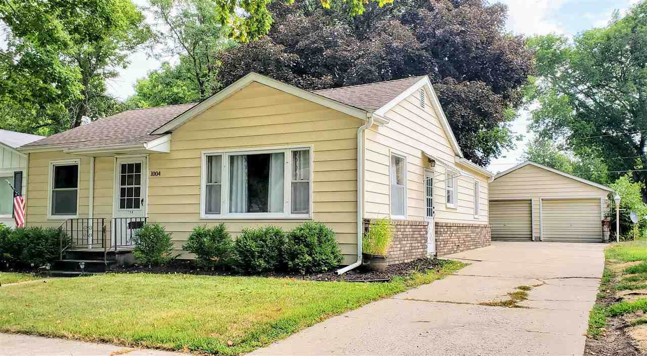 1004 Cedar Street - Photo 1