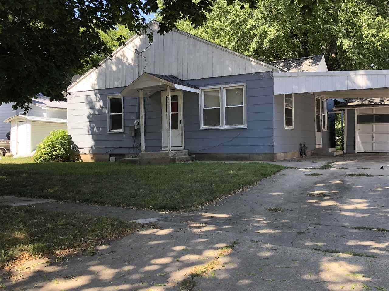 711 8th Avenue - Photo 1