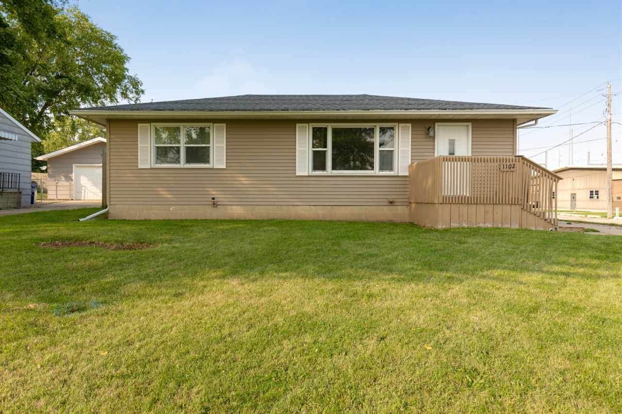 1102 Stratford Avenue - Photo 1