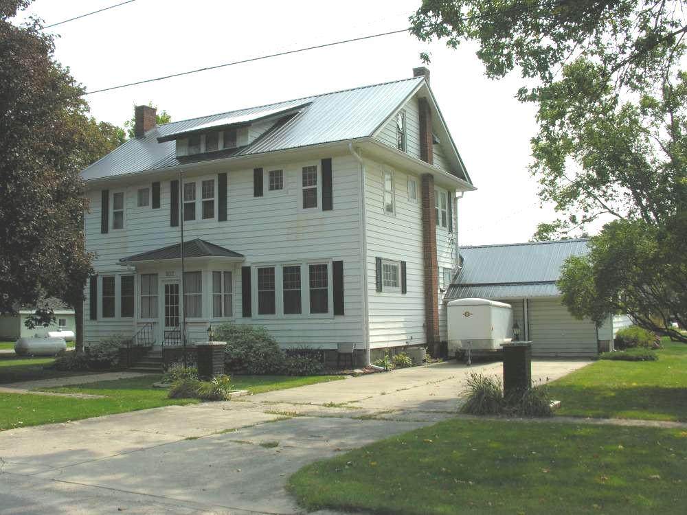 802 Main Street - Photo 1