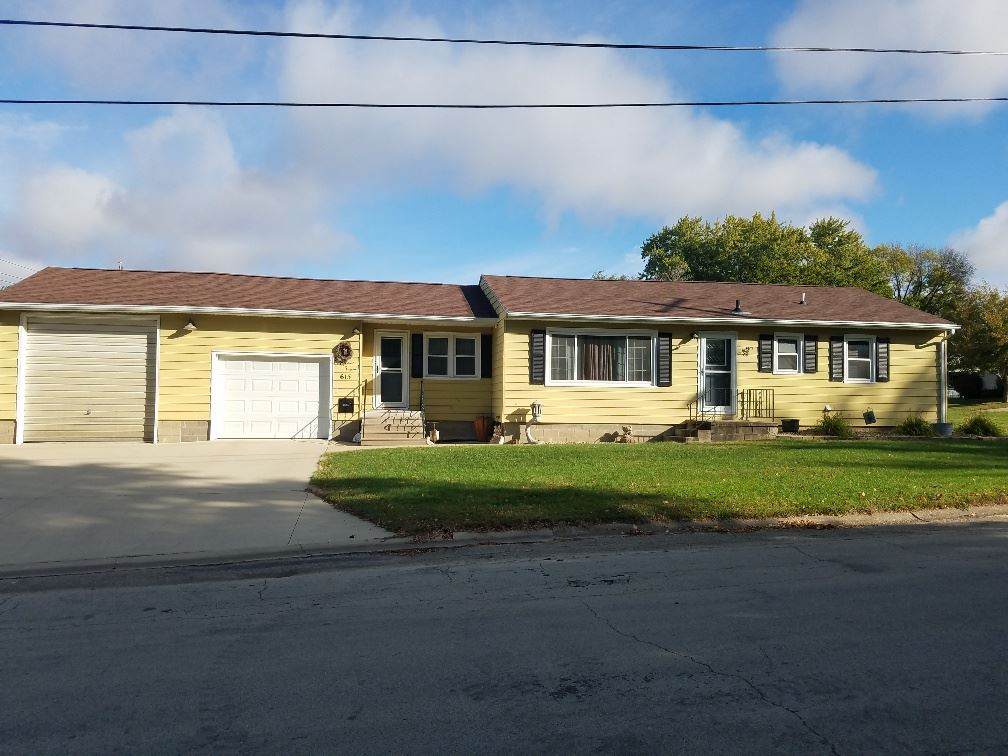 615 6th St. Ne - Photo 1