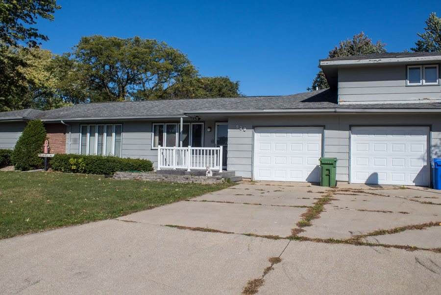 930 Greenfield Avenue - Photo 1