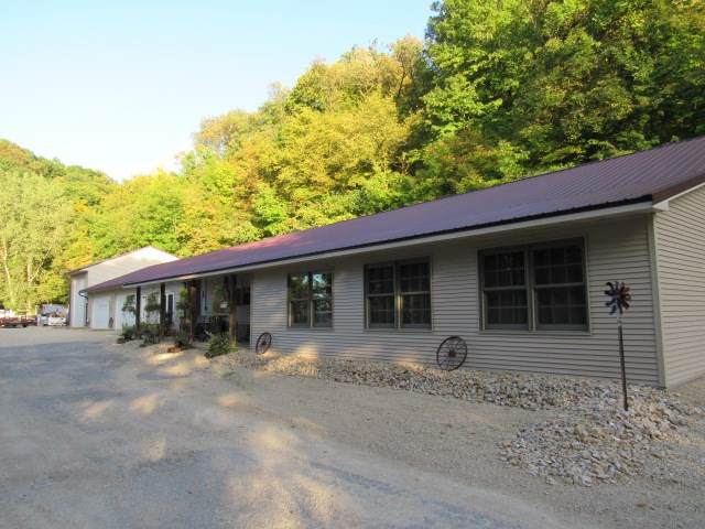 409 Country Lane - Photo 1