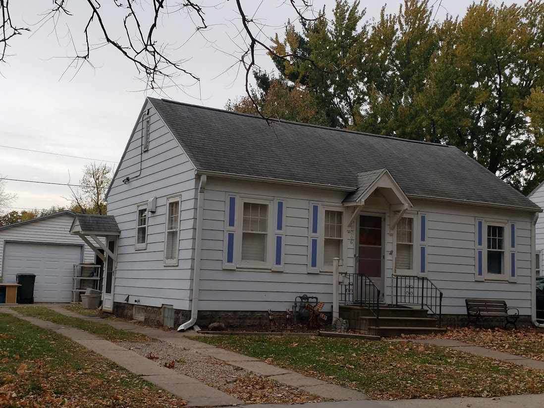 1206 Hawthorne Avenue - Photo 1