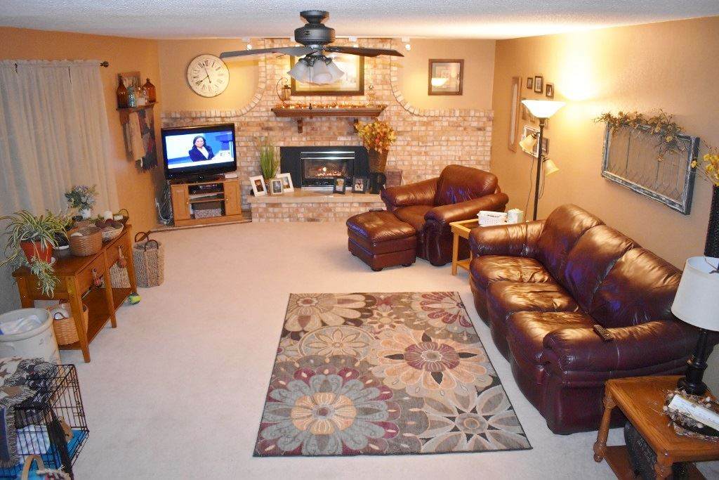 1316 2nd St S.E. - Photo 1