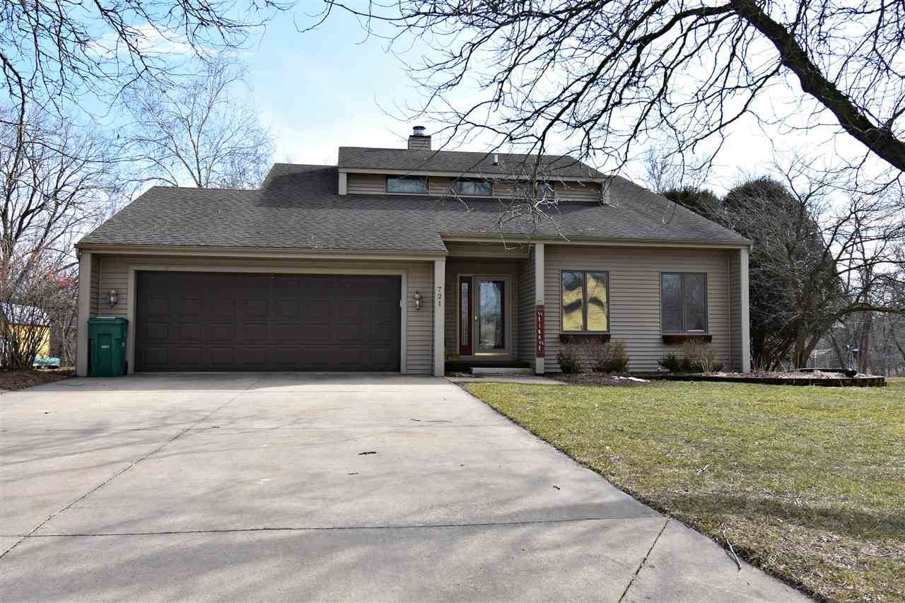 721 8th St. S.E. - Photo 1