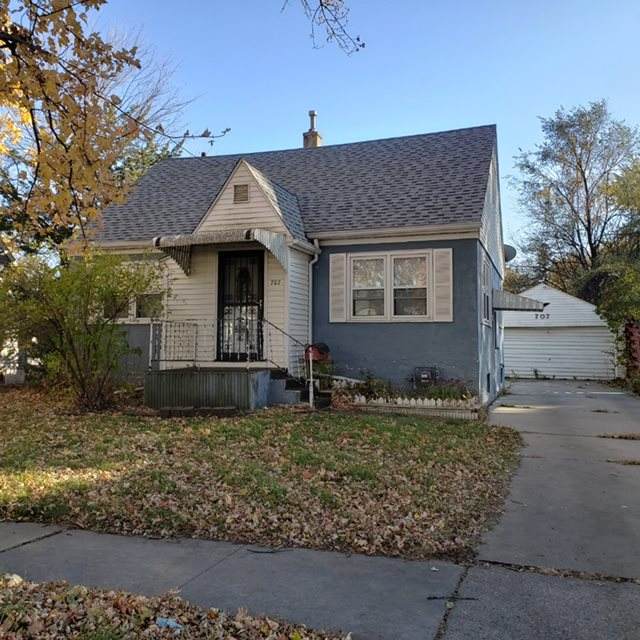 707 Newton Street - Photo 1