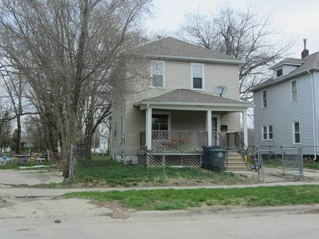 327 Webster - Photo 1