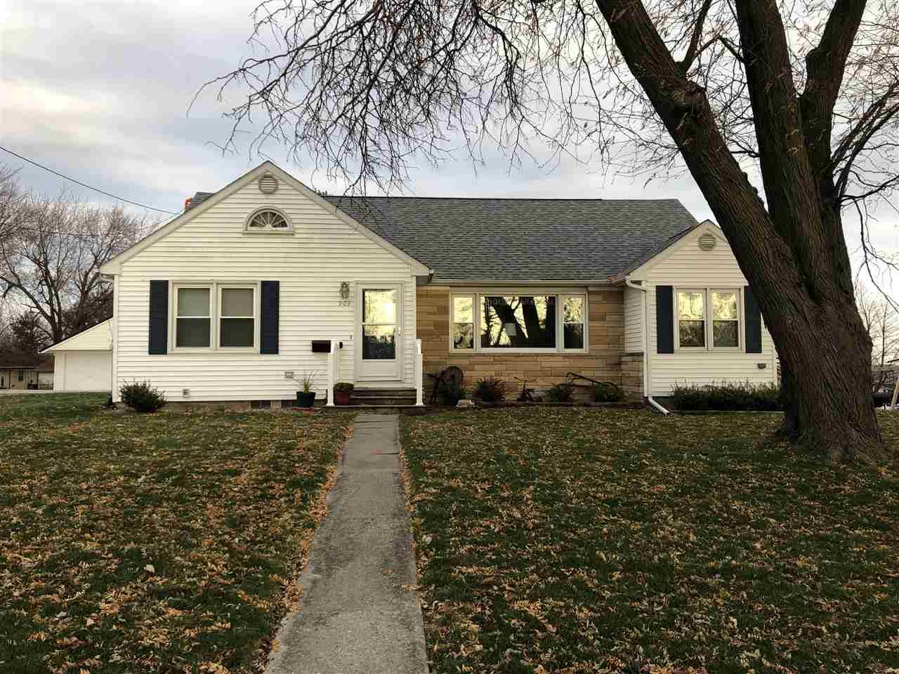 903 Walnut Street - Photo 1