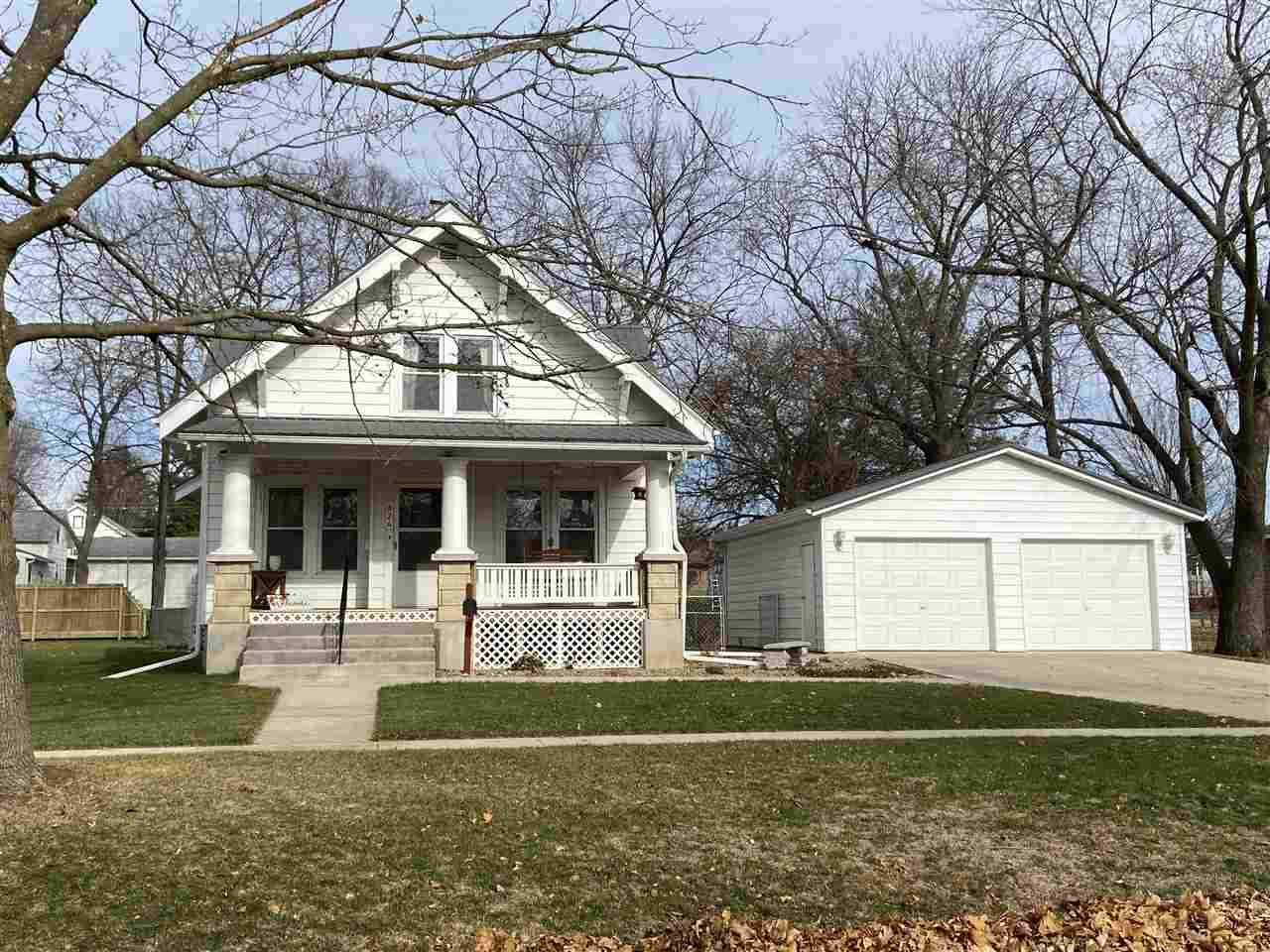 824 Howard Street - Photo 1