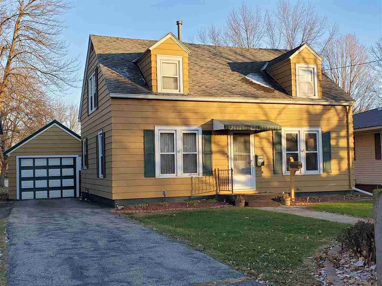737 3rd Street - Photo 1