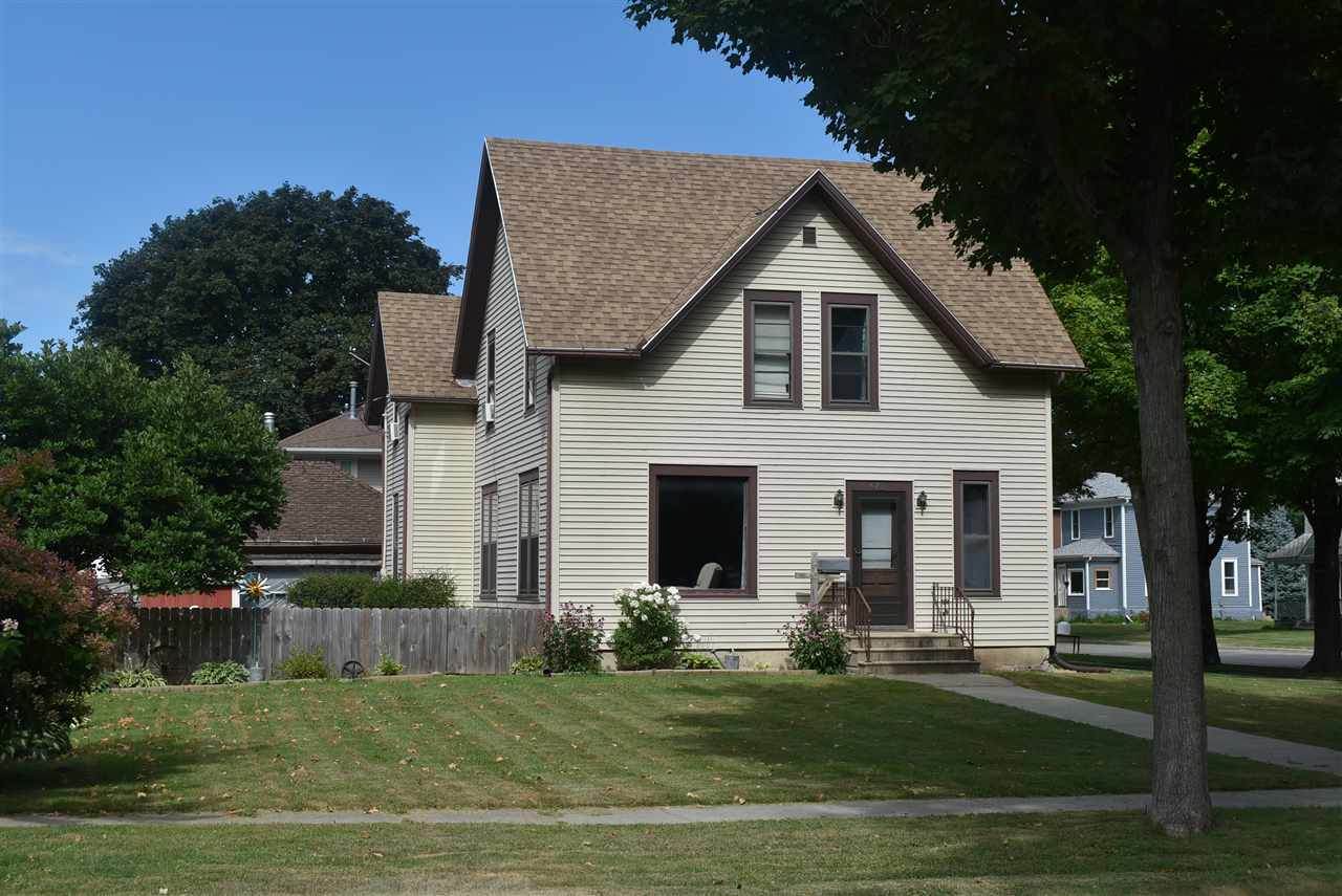 423 7th Street - Photo 1