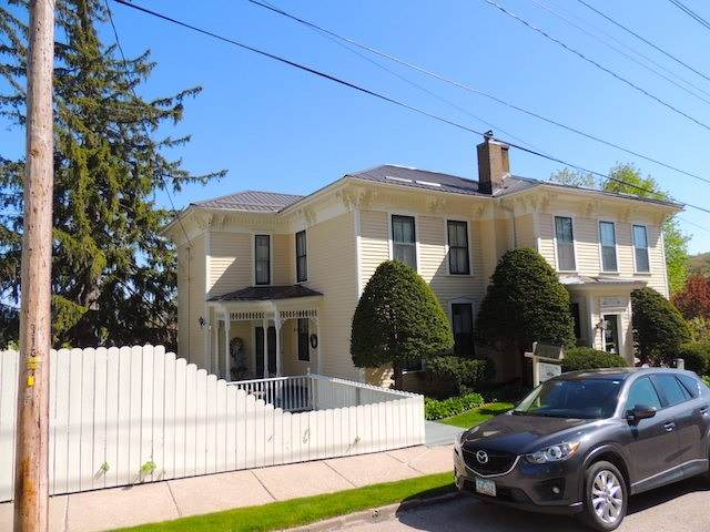 371 Diagonal Street - Photo 1