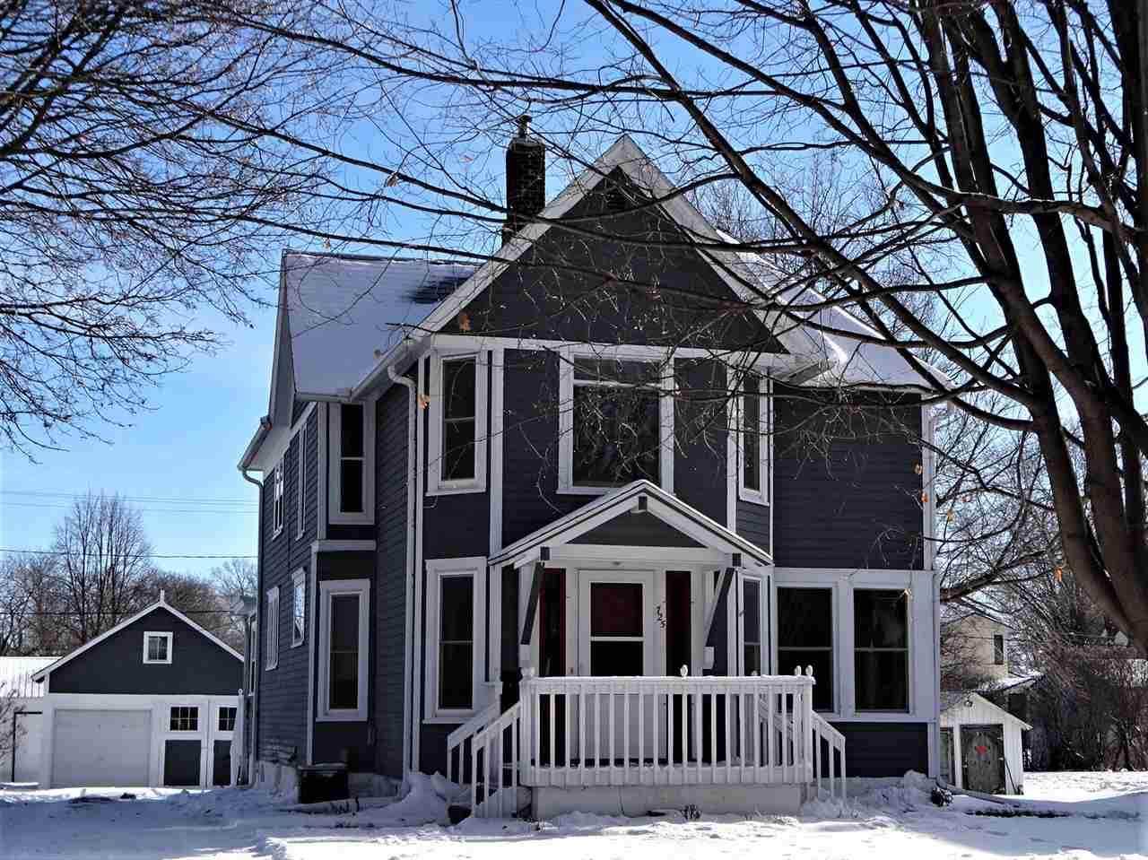 725 North Elm Street - Photo 1