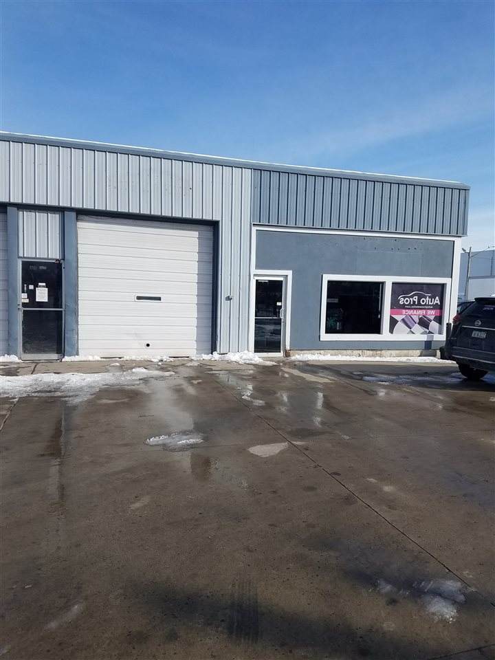 1671 Sycamore St. - Photo 1