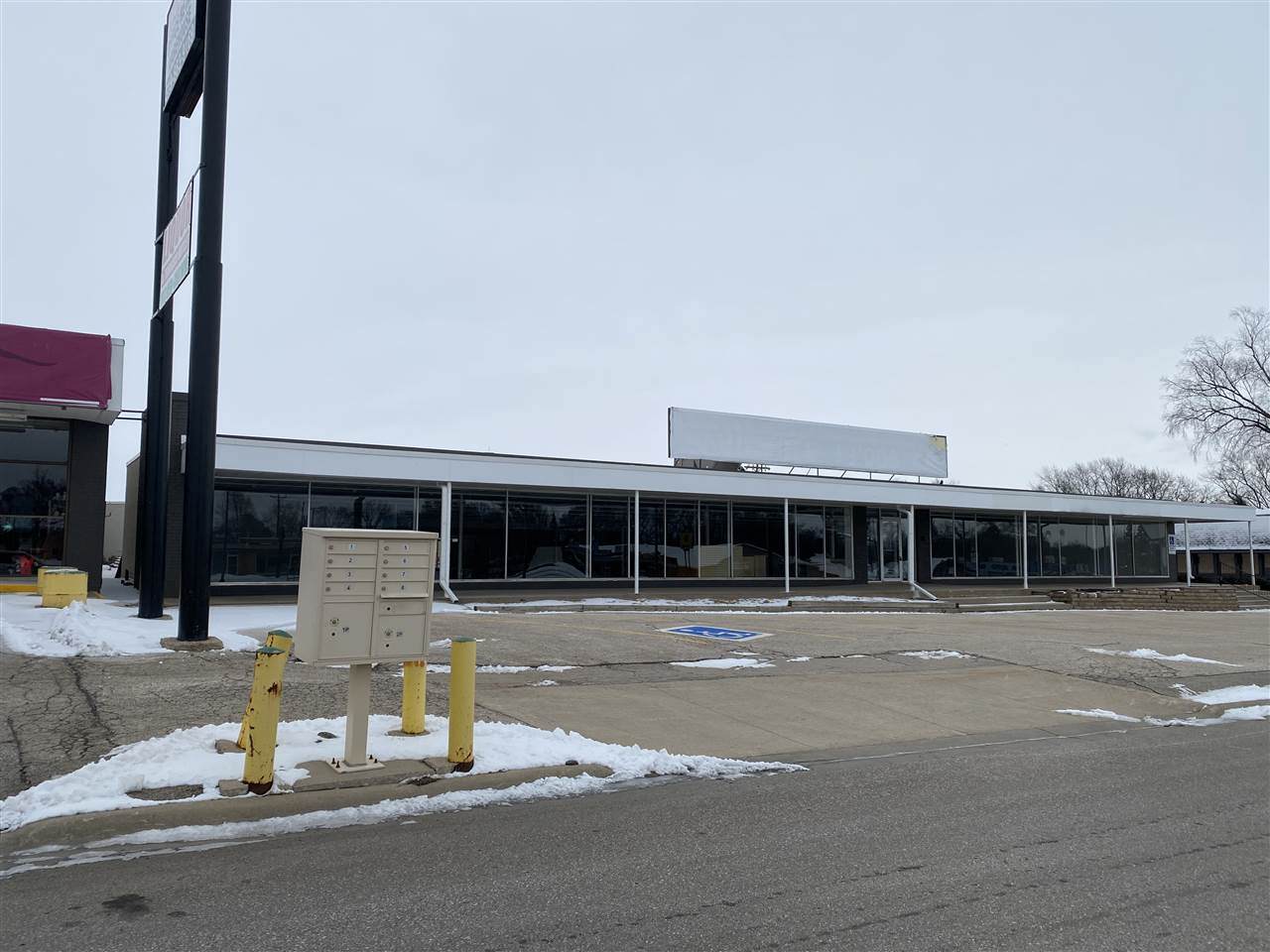 2830 University Avenue - Photo 1