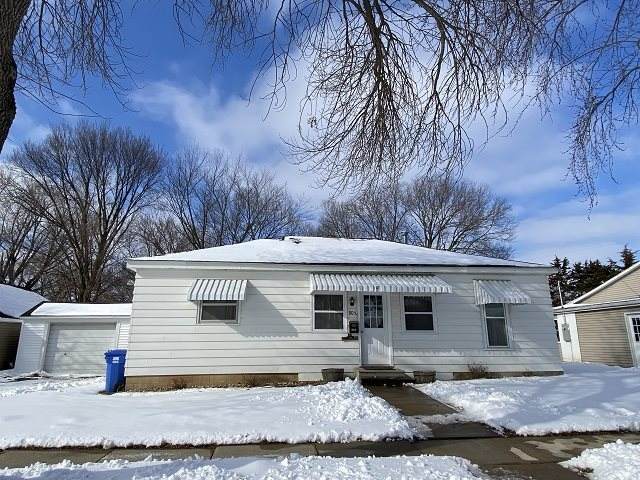805 Iowa Street - Photo 1