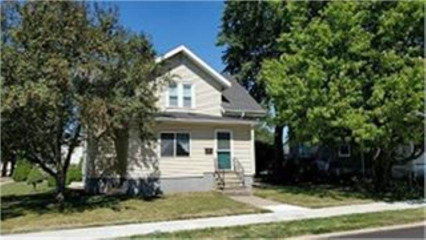 402 1st Street - Photo 1
