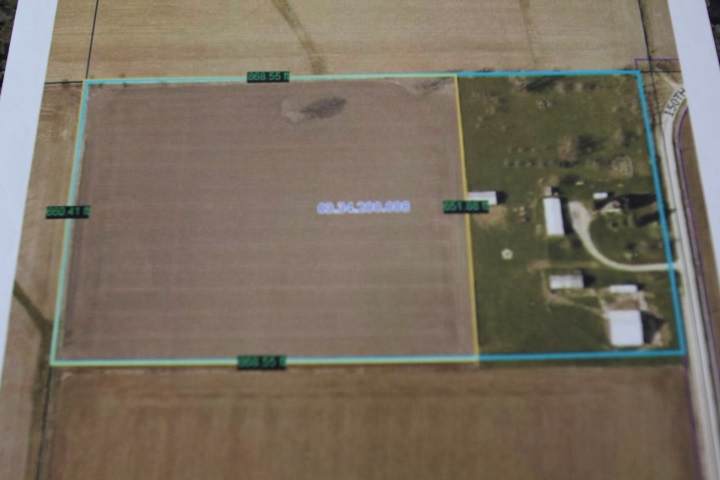 13 acres m/l Q Avenue - Photo 1