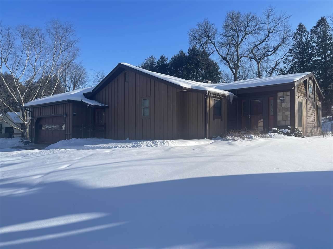 605 Sunrise Boulevard - Photo 1