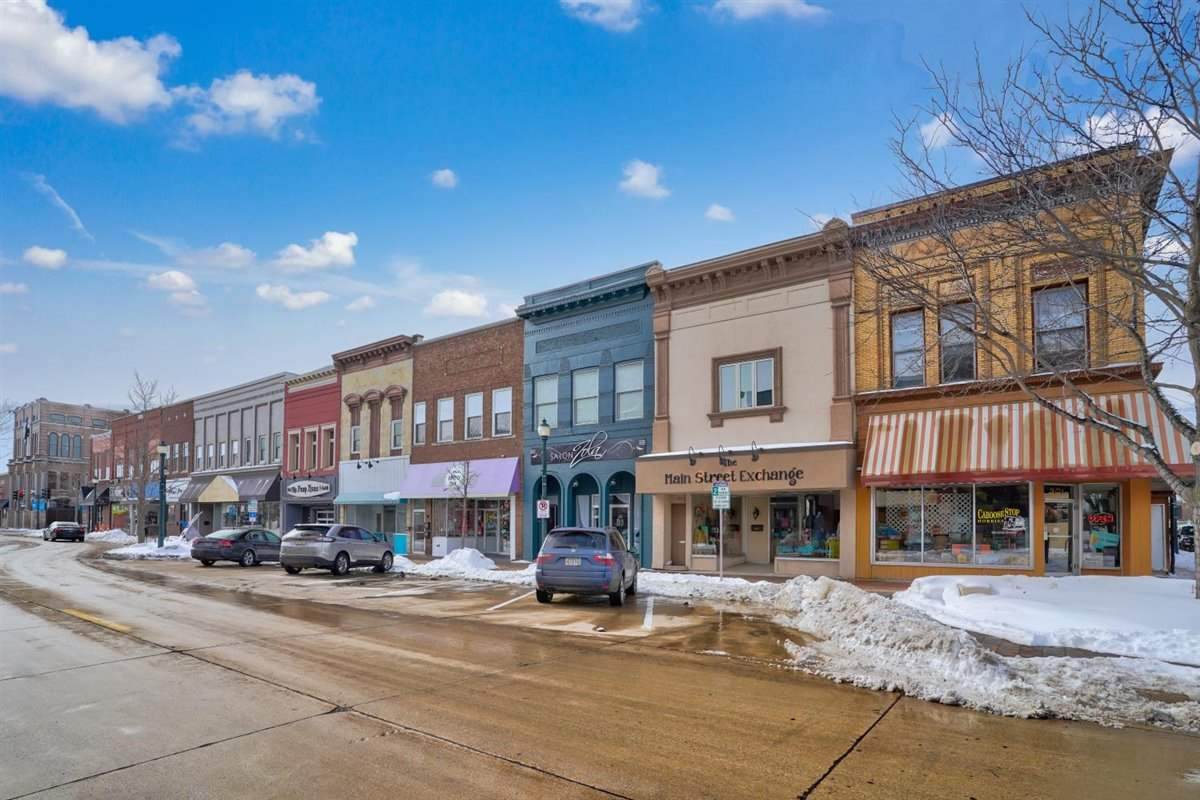 305 Main Street - Photo 1