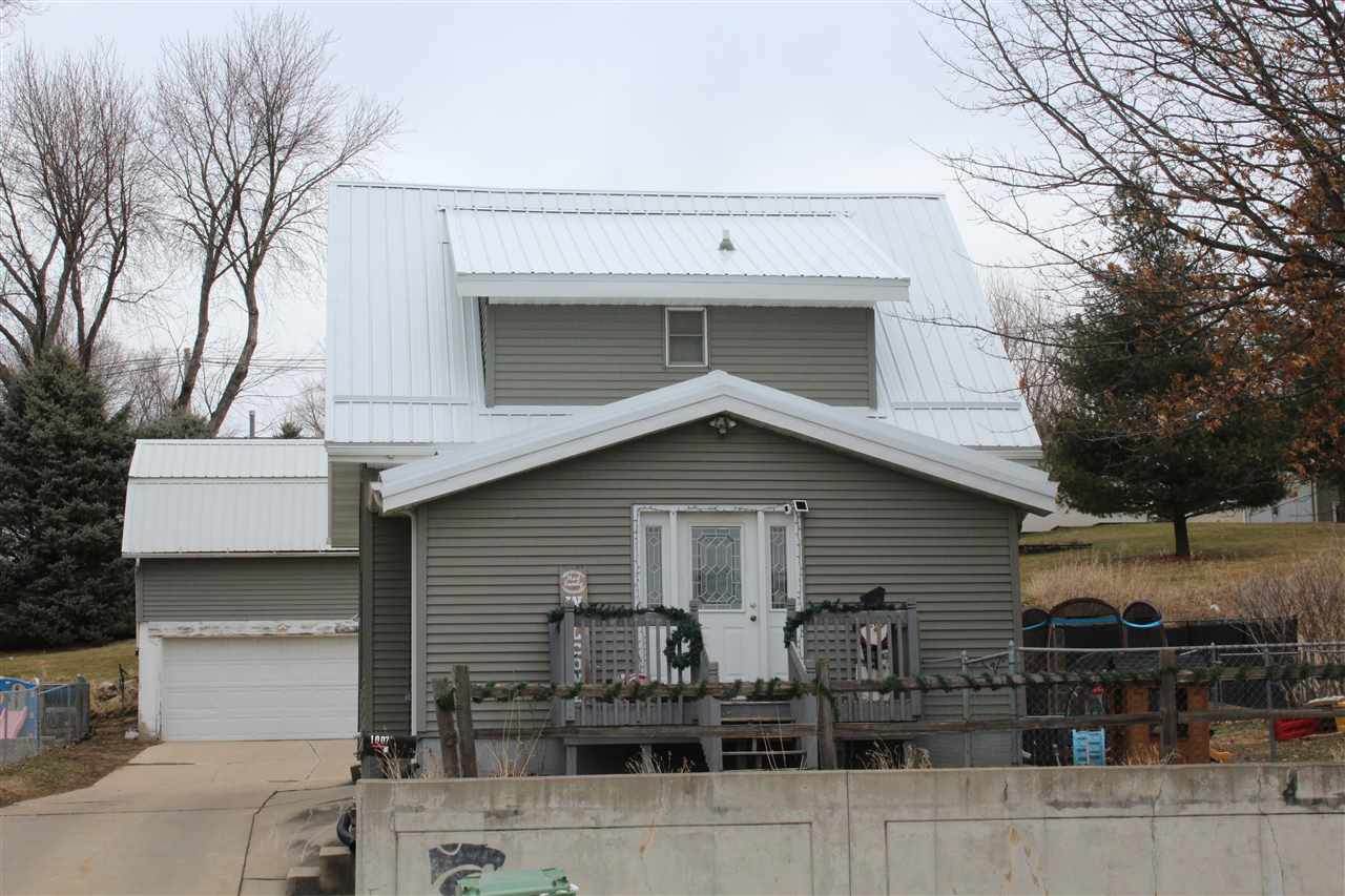 1007 Bremer Avenue - Photo 1
