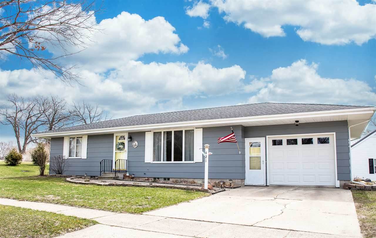 421 W Superior - Photo 1