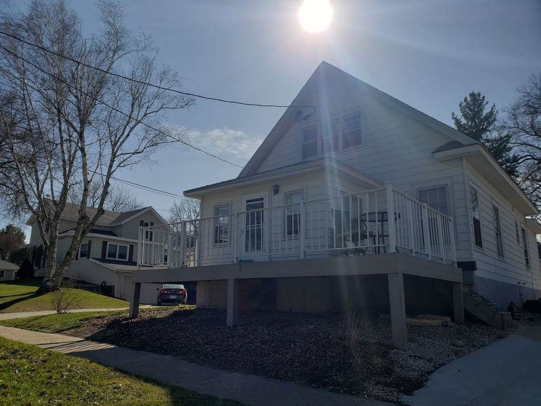 803 10th Street - Photo 1