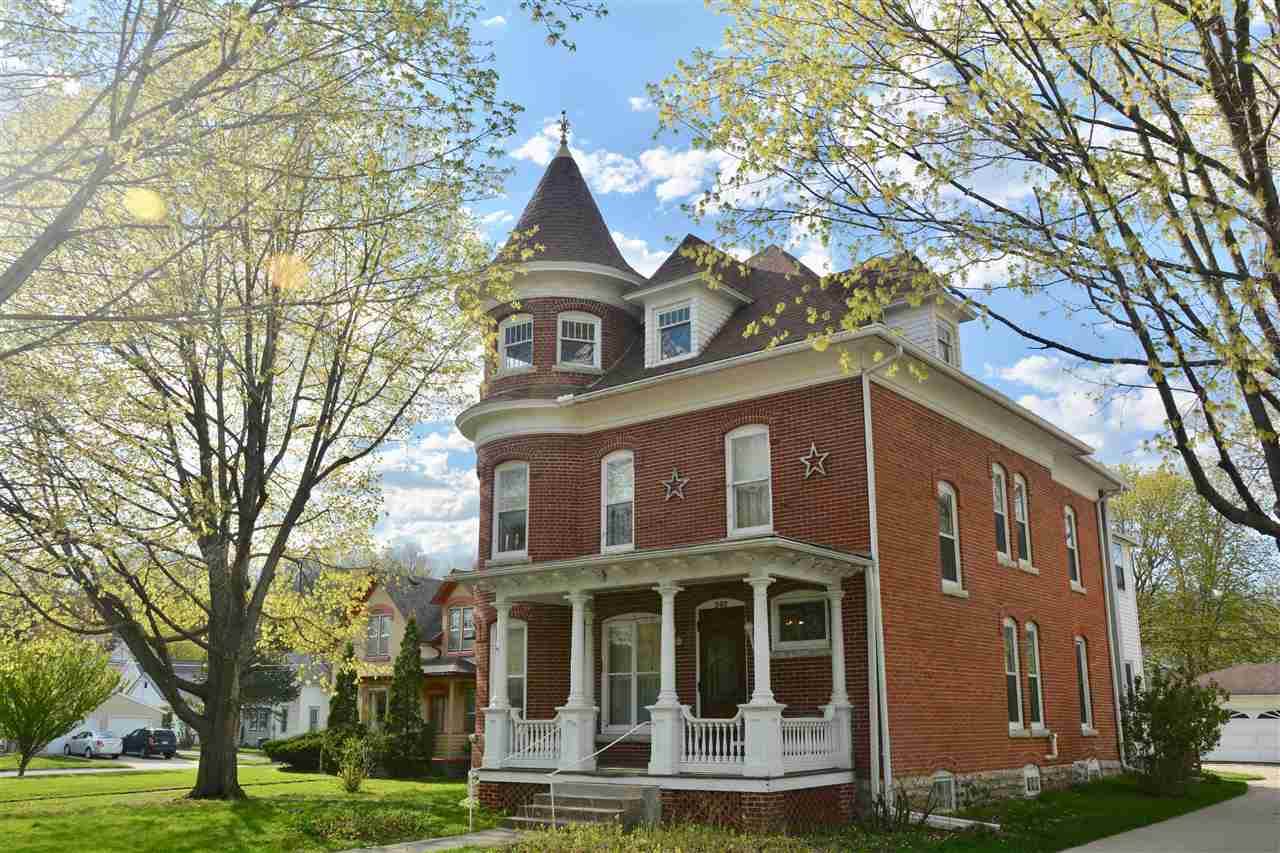 207 Broadway Street - Photo 1