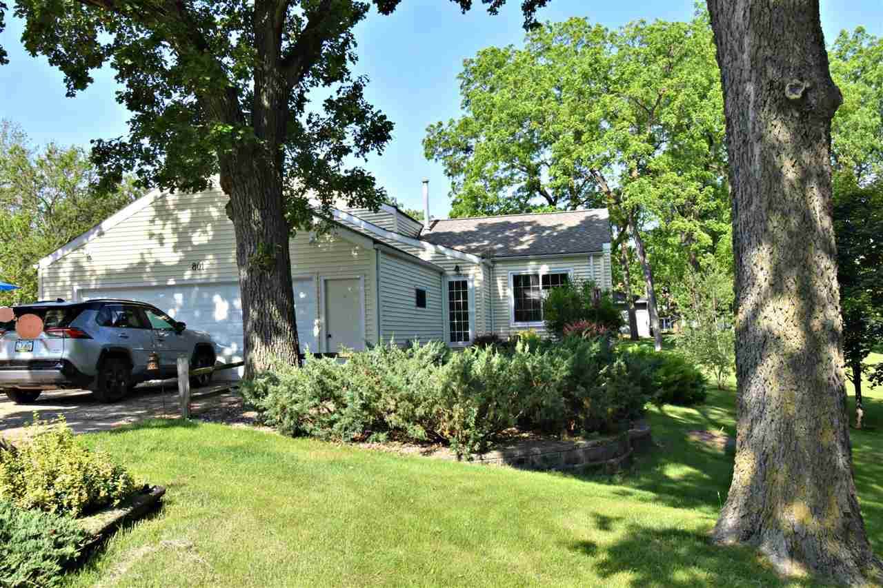 801 5th Ave. S.W. - Photo 1