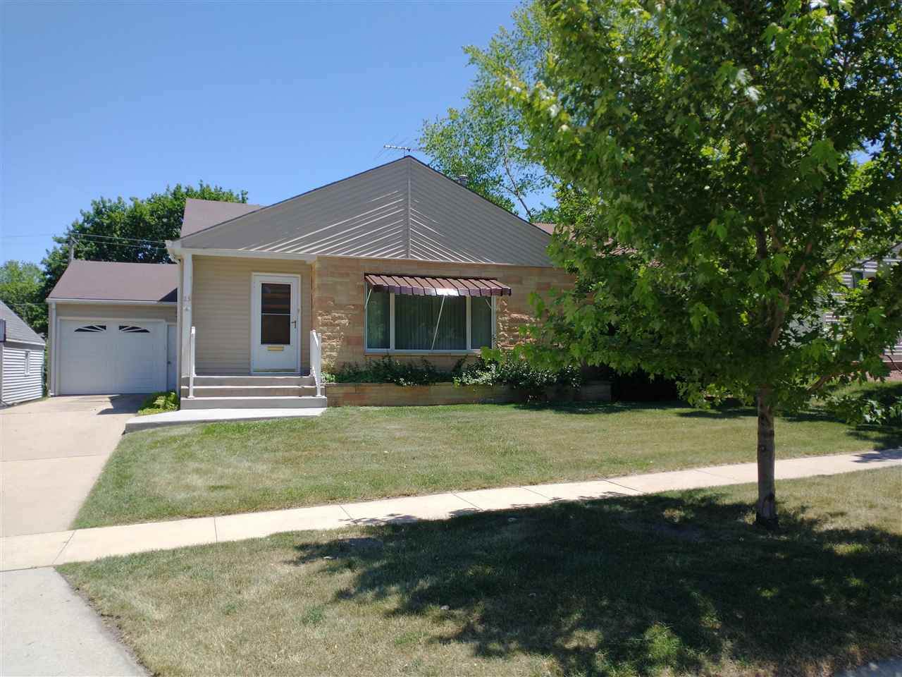 25 8th Avenue Se - Photo 1