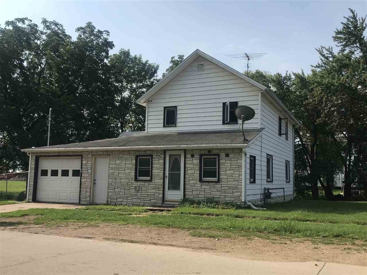 606 Grove Street - Photo 1